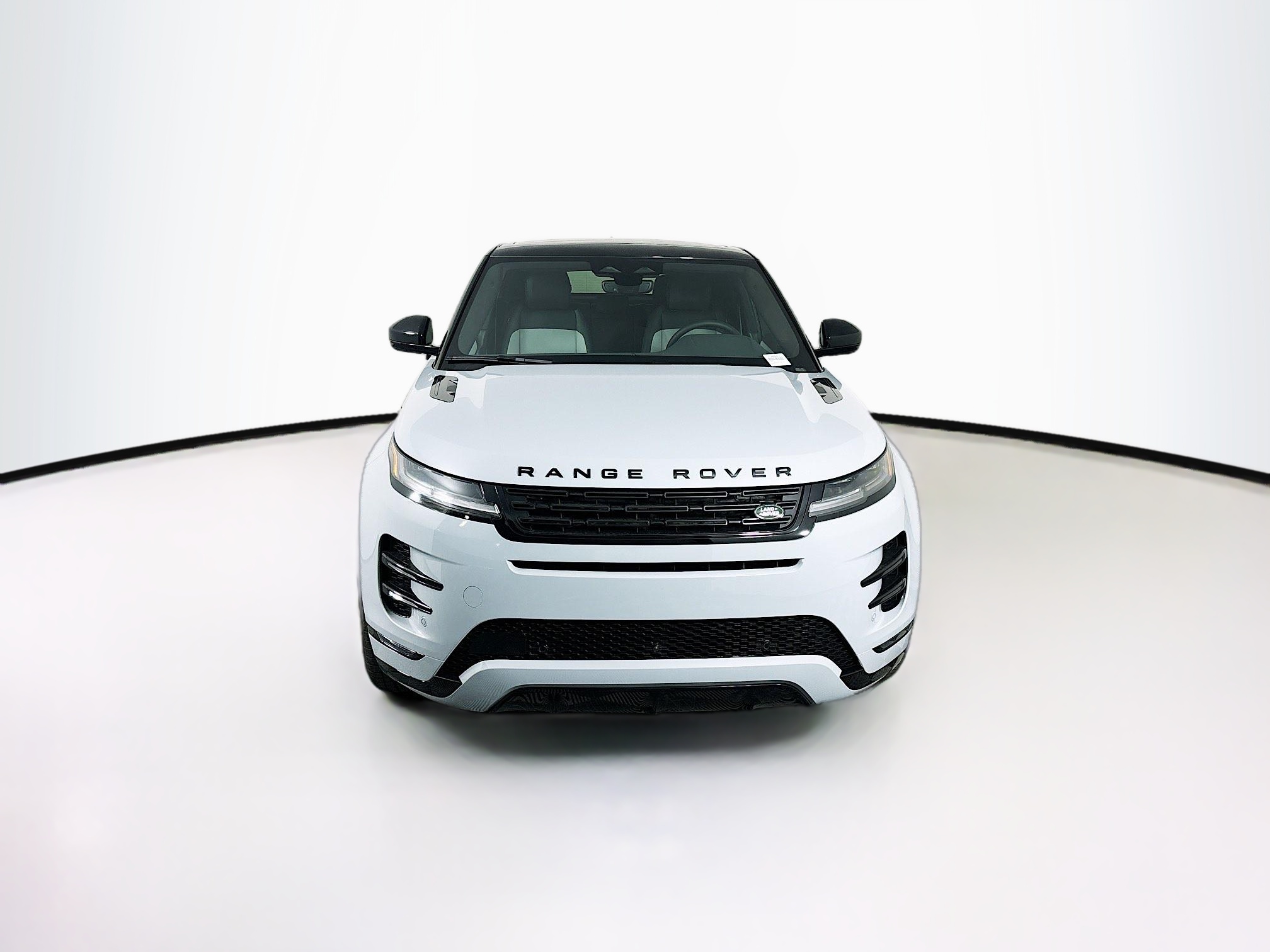 2026 Land Rover Range Rover Evoque Dynamic SE photo 2