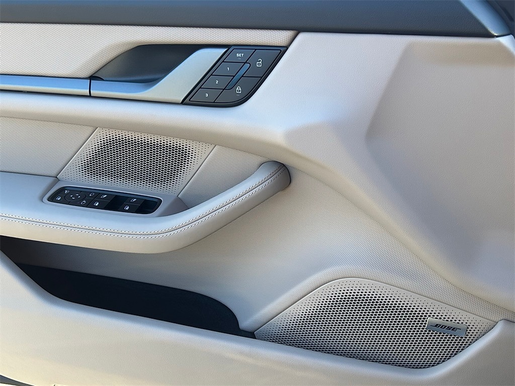 2025 Porsche Taycan 4S photo 24