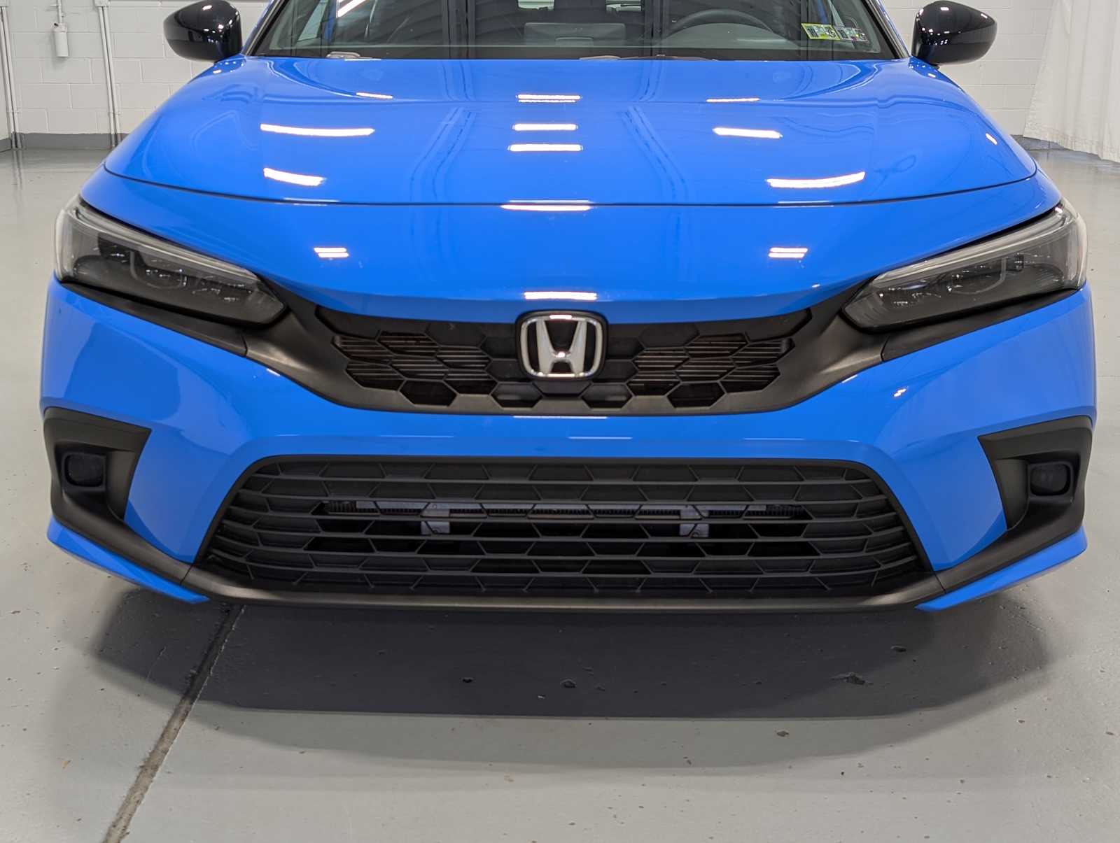 2023 Honda Civic Hatchback Sport photo 2