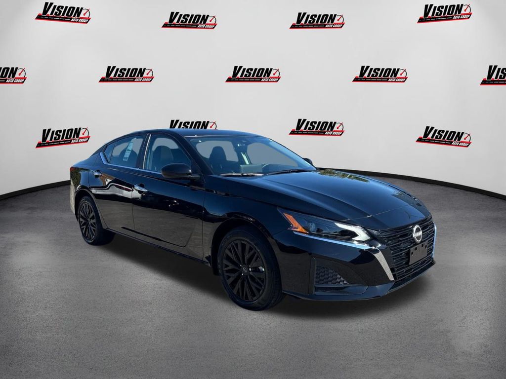 2025 Nissan Altima 2.5 SV photo 3