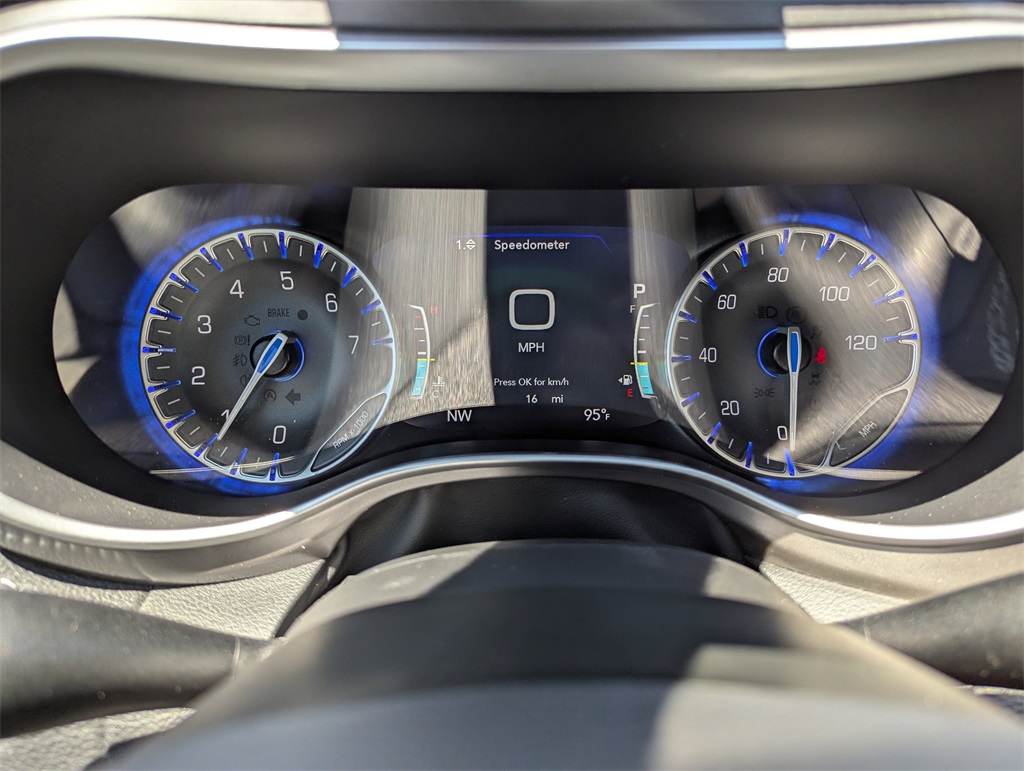 2026 Chrysler Pacifica photo 40