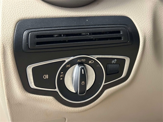 2018 Mercedes Benz GLC 300 4MATIC photo 15