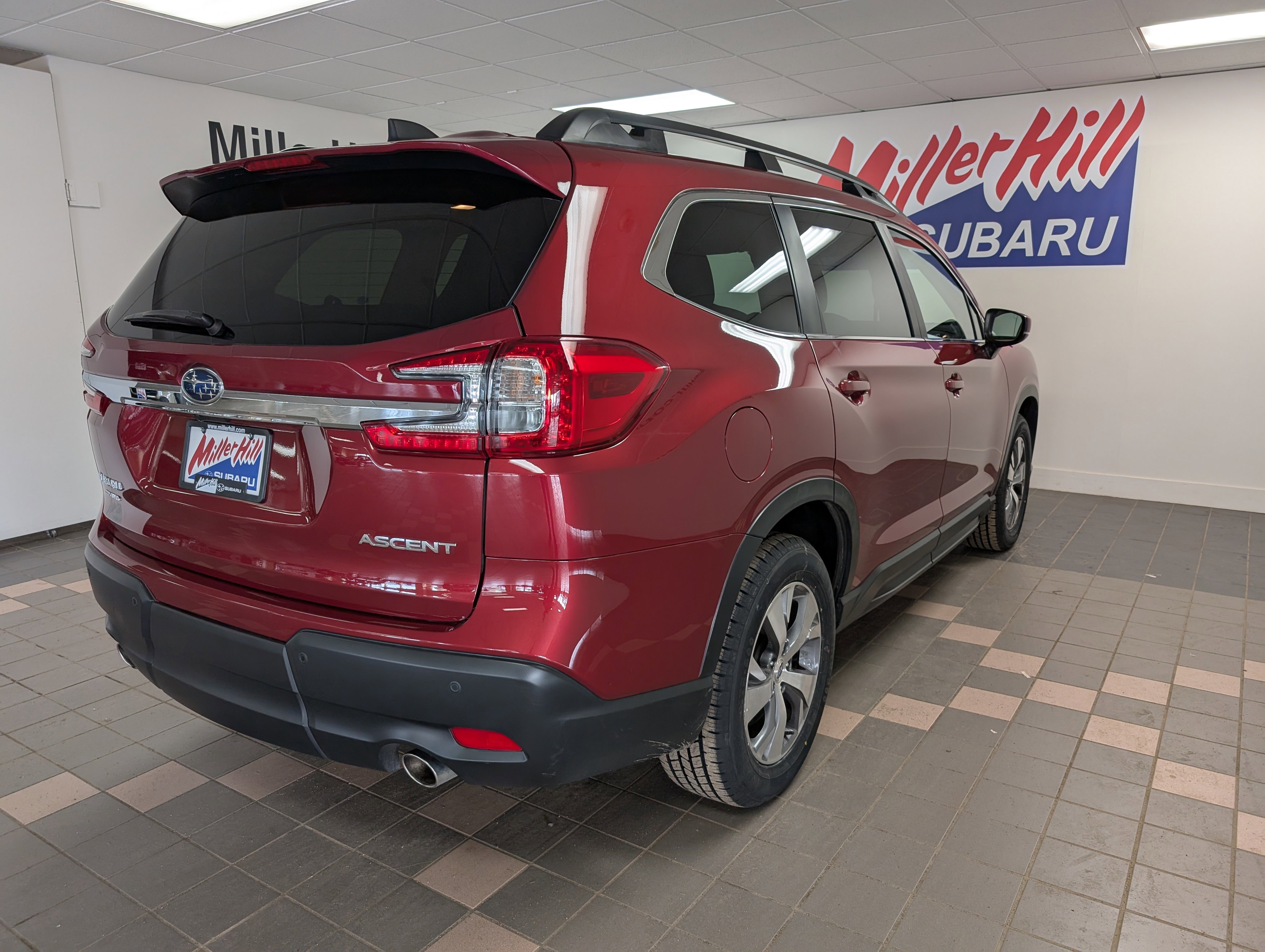 2024 Subaru Ascent Premium photo 7