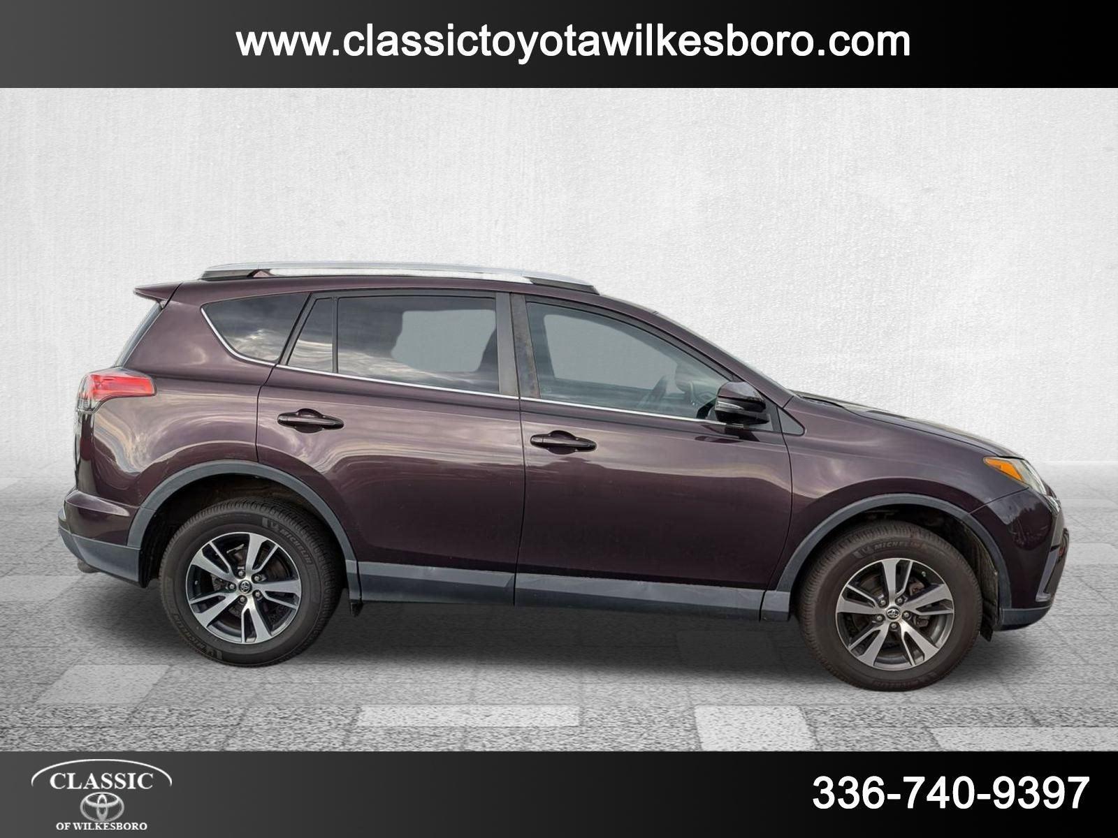 2016 Toyota RAV4 XLE photo 4