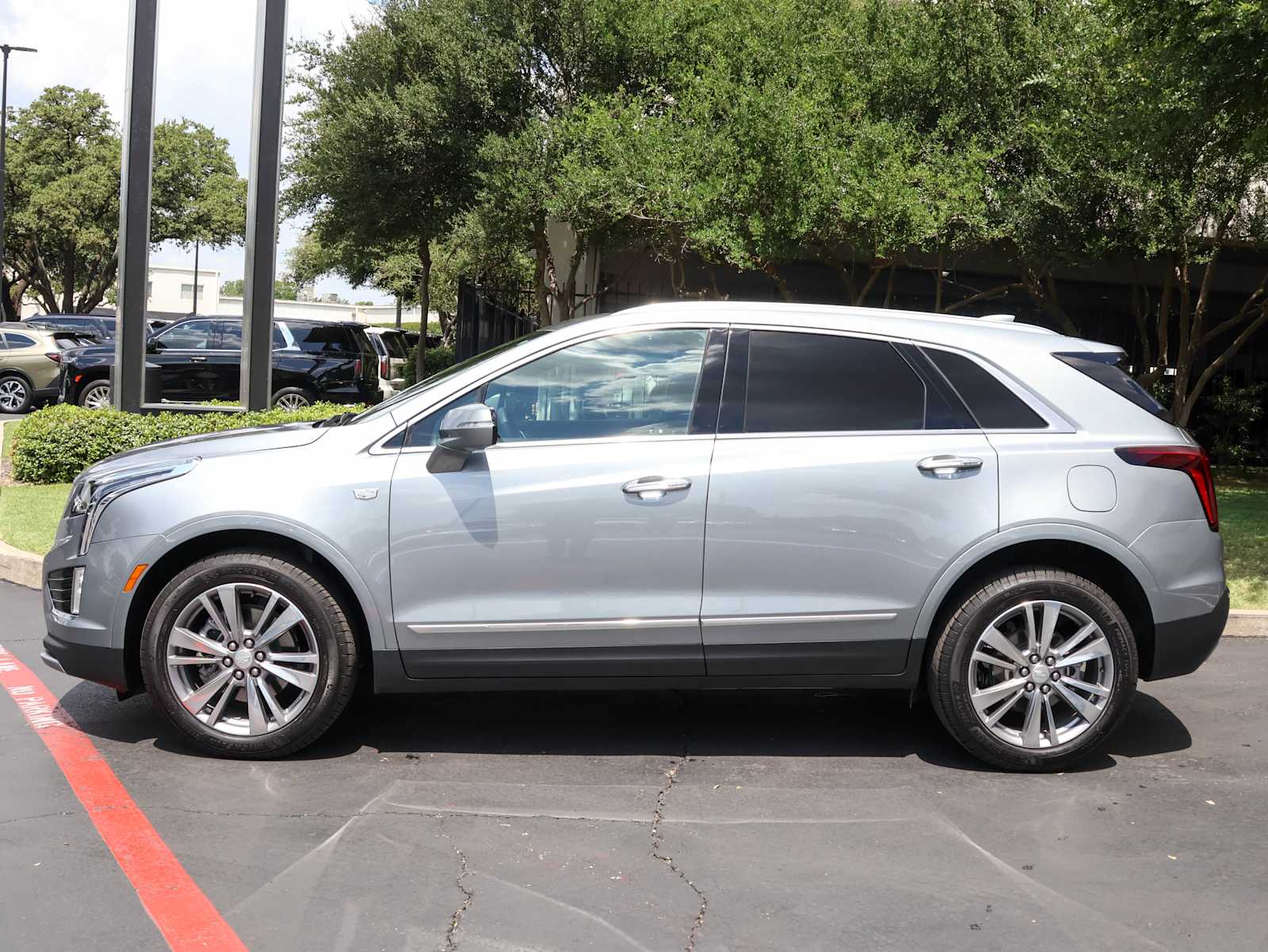 2025 Cadillac XT5 Premium Luxury photo 4