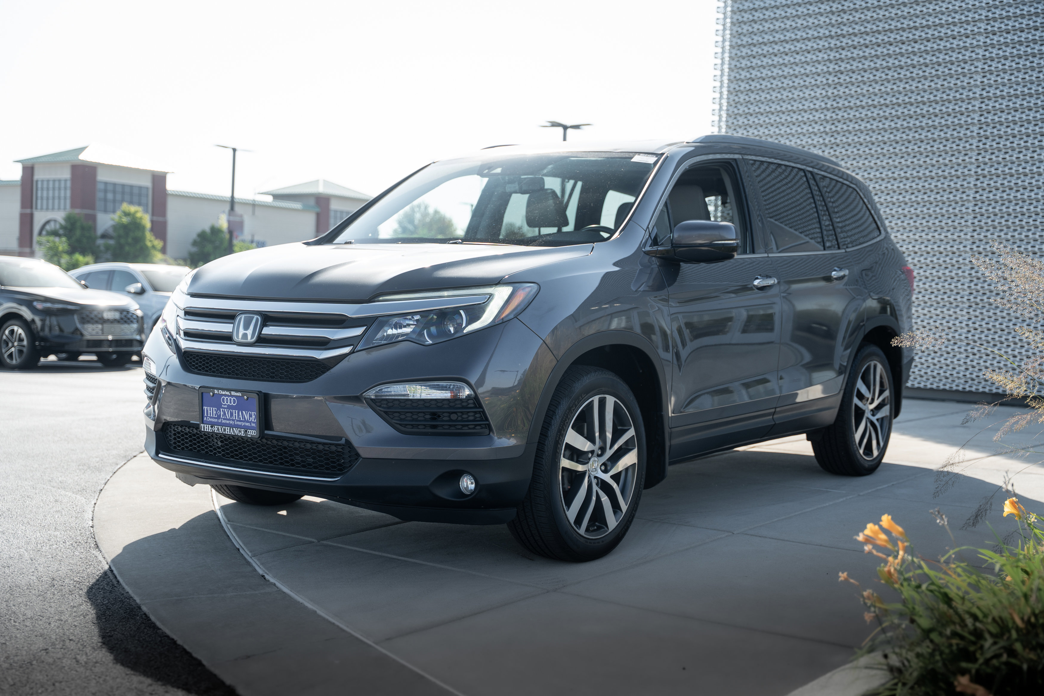 2018 Honda Pilot Elite photo 4