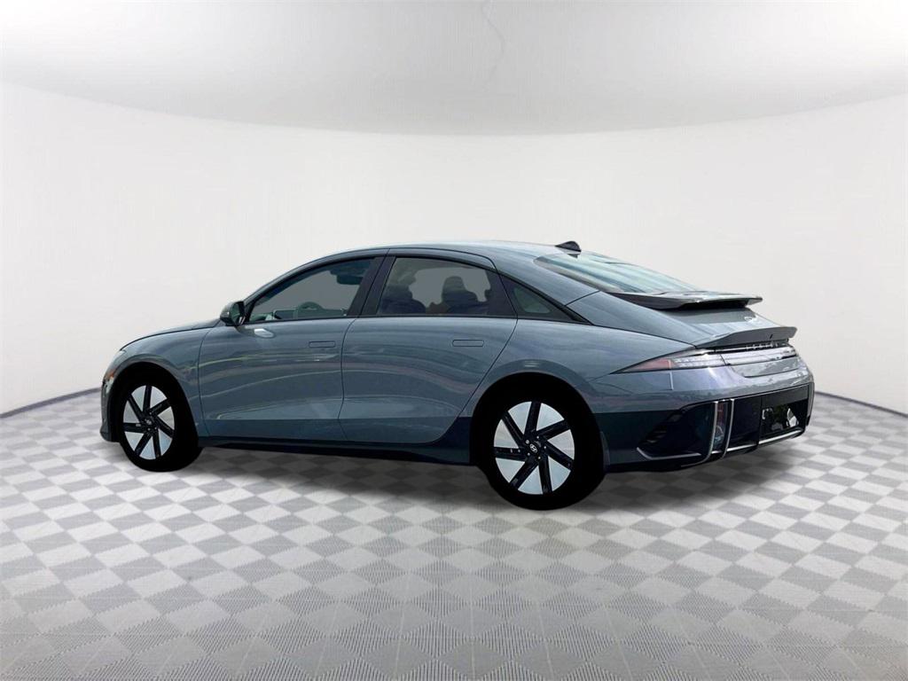 2025 Hyundai Ioniq 6 SE photo 4