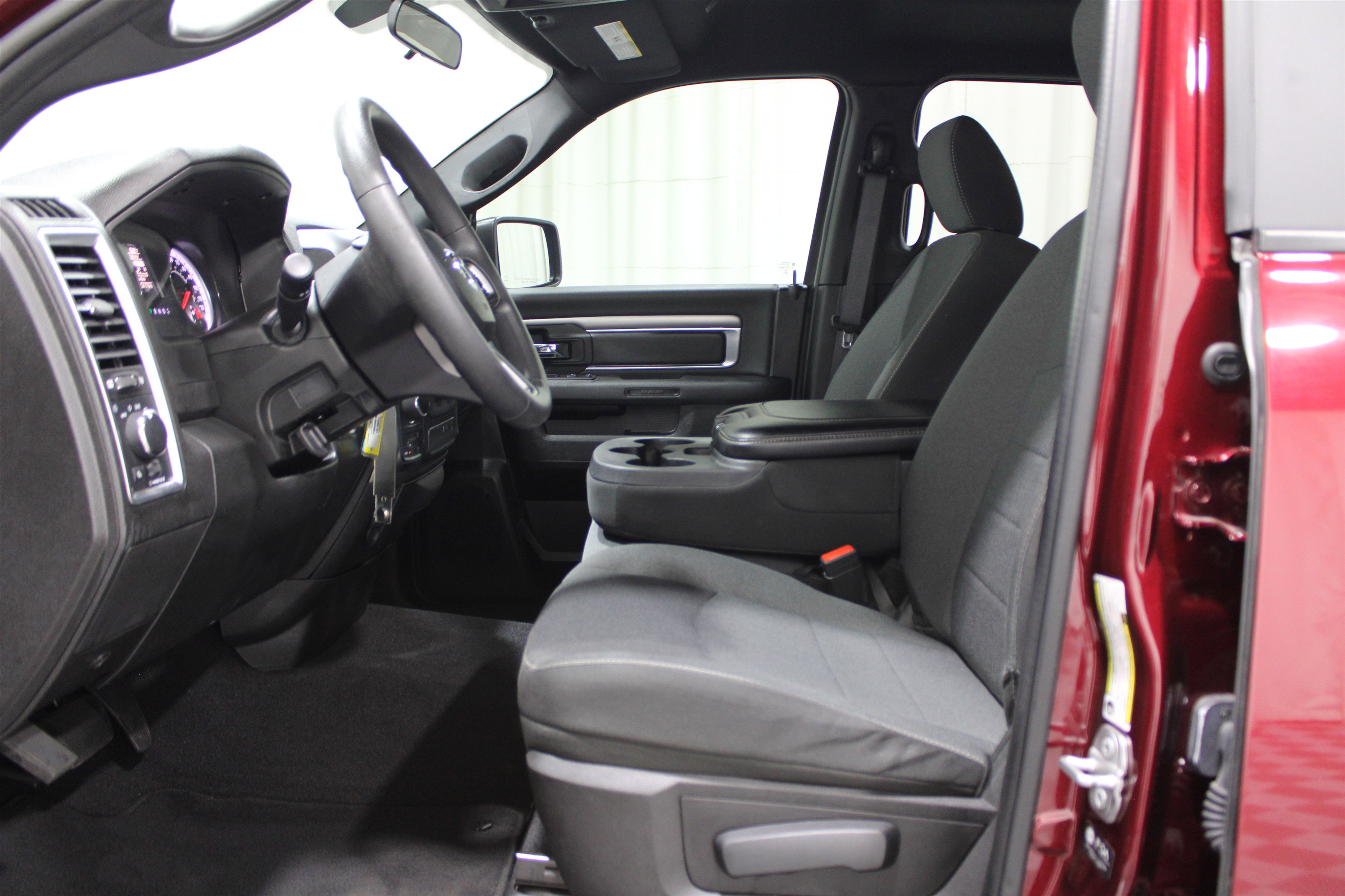 2022 Ram 1500 Classic Warlock photo 3