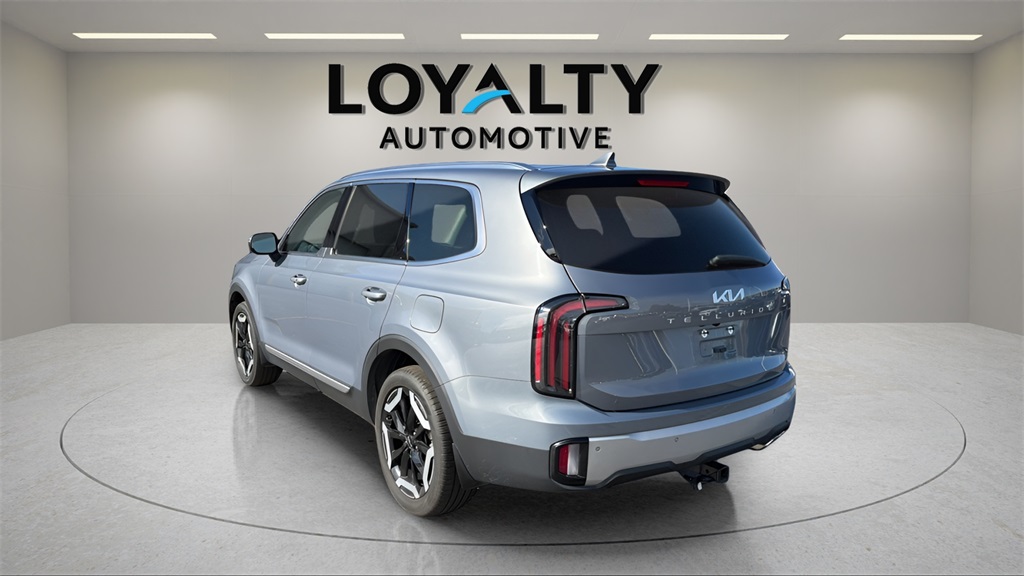2024 Kia Telluride EX photo 2