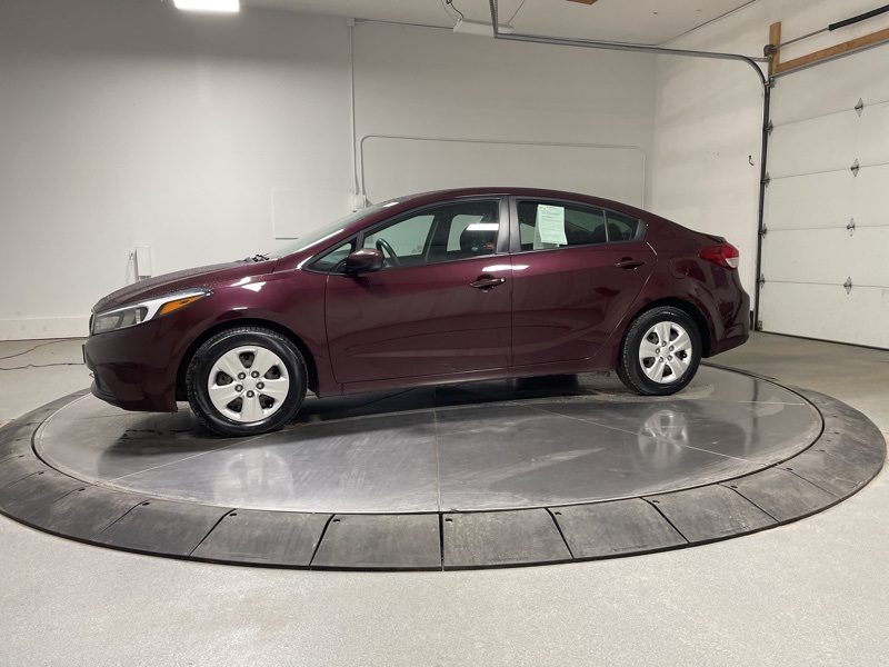 2017 Kia Forte LX Base photo 4