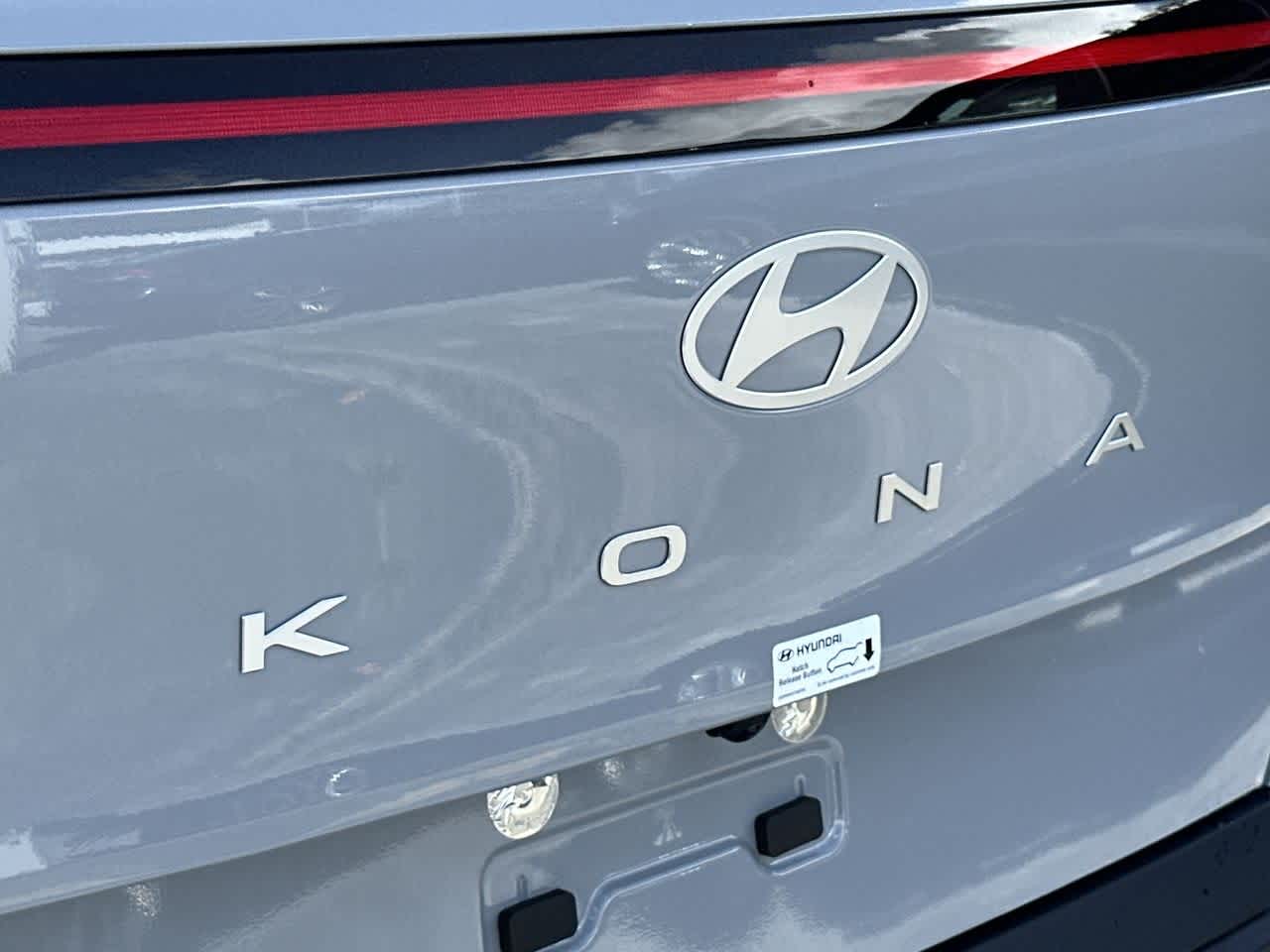 2026 Hyundai Kona SEL photo 9