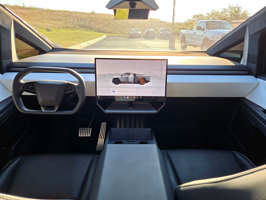 2024 Tesla Cybertruck photo 12
