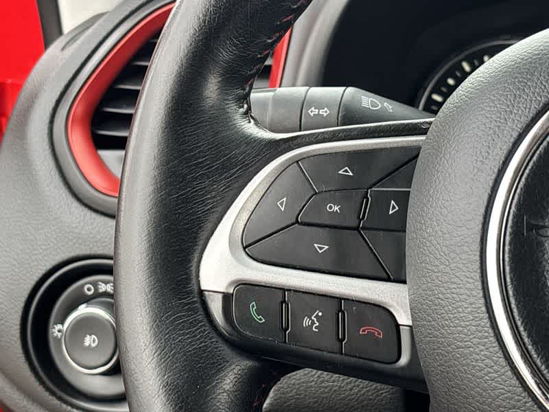 2016 Jeep Renegade Trailhawk photo 24