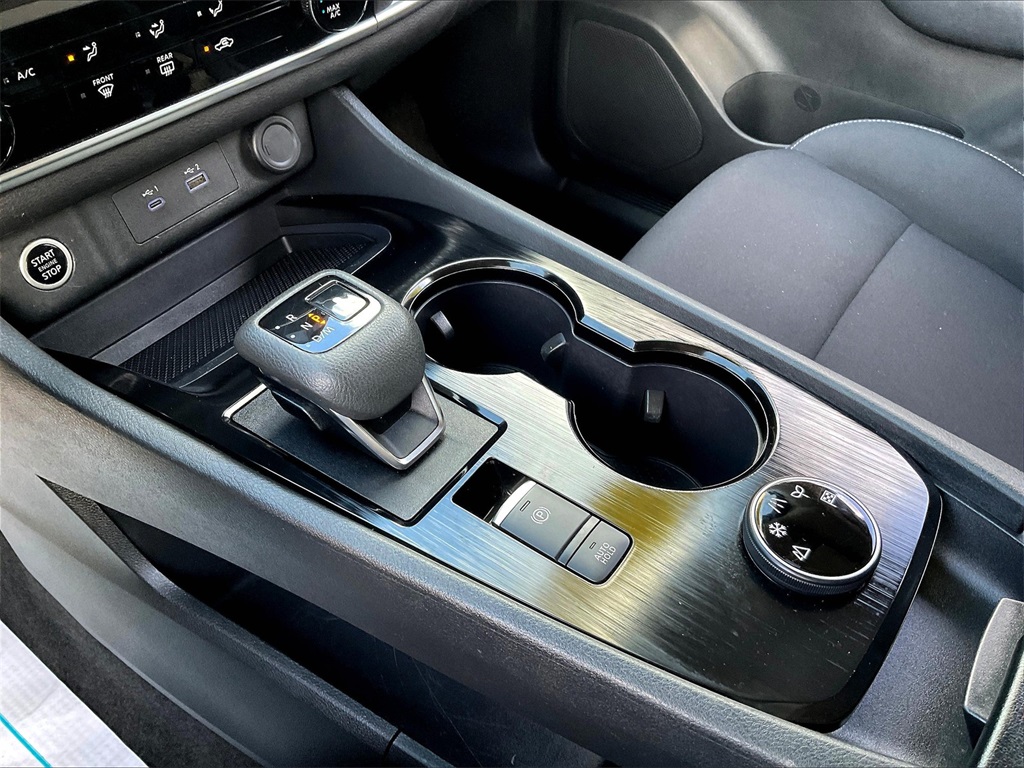 2023 Nissan Rogue S photo 18