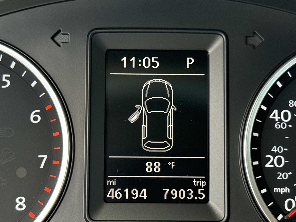 2017 Volkswagen Tiguan S photo 28