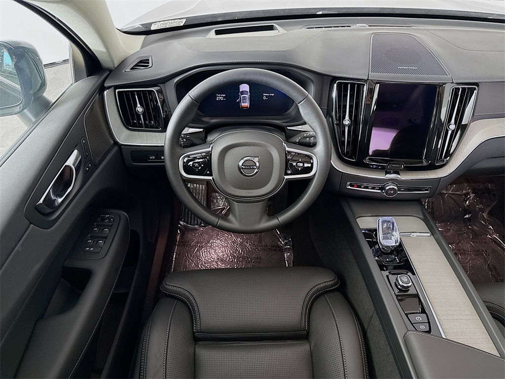 2025 Volvo XC60 Hybrid T8 photo 23
