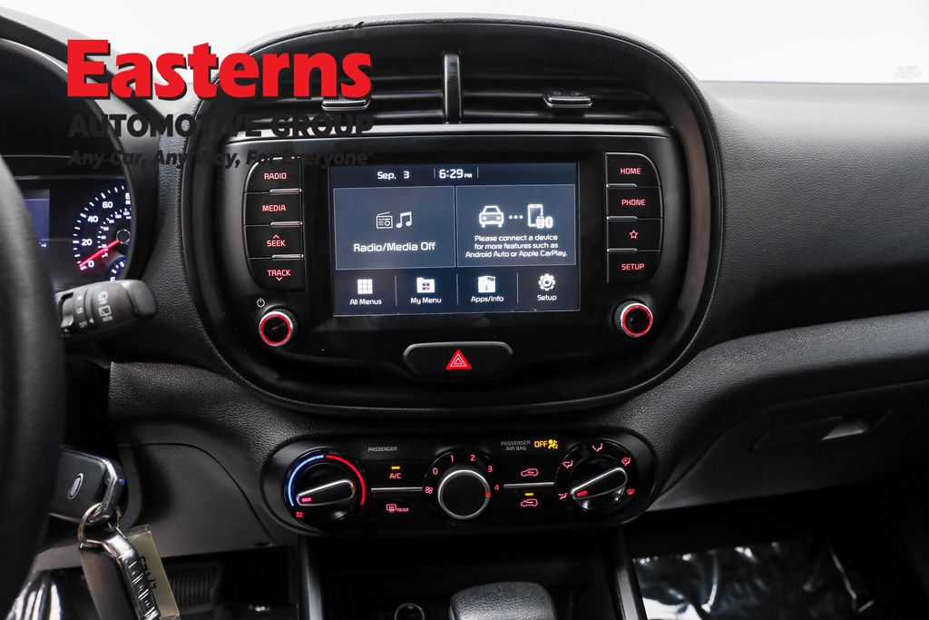 2021 Kia Soul LX photo 11