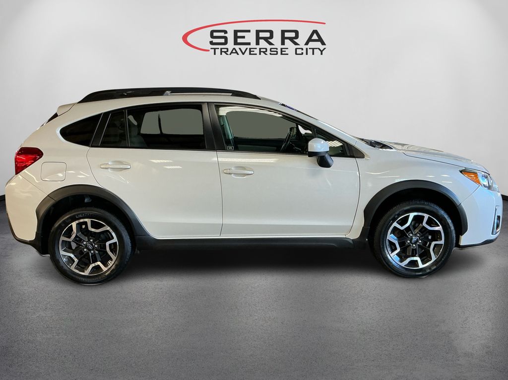 2017 Subaru Crosstrek 2.0i Premium photo 3