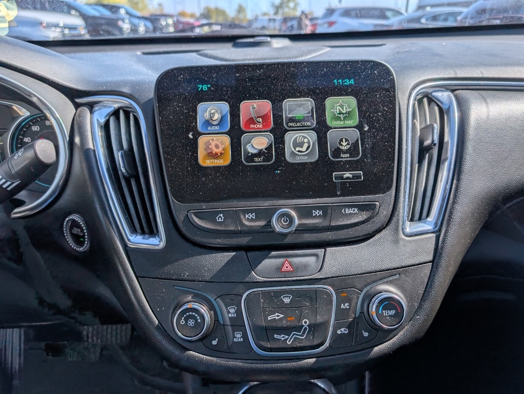 2017 Chevrolet Malibu 1LT photo 13