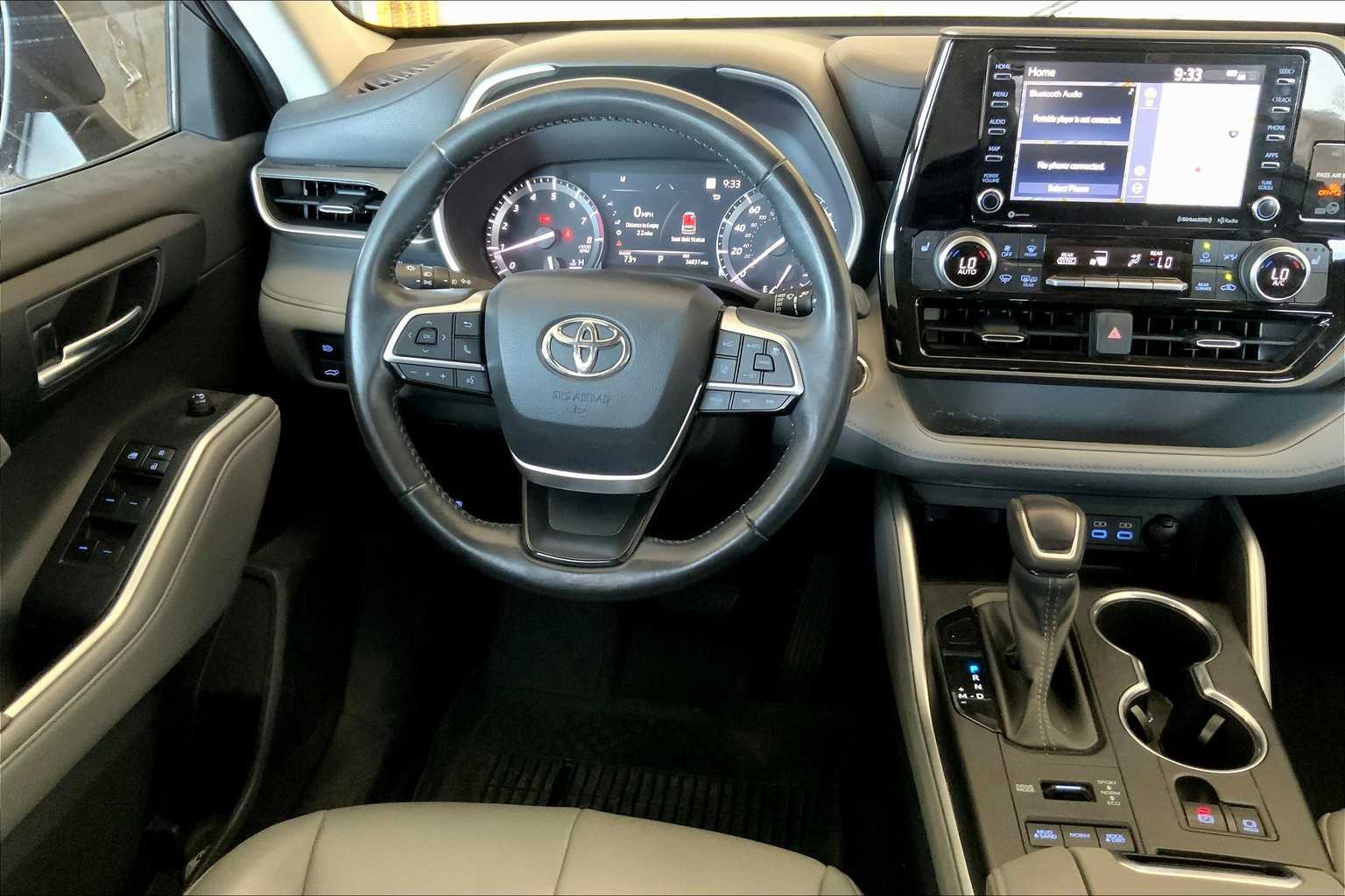 2022 Toyota Highlander XLE photo 9