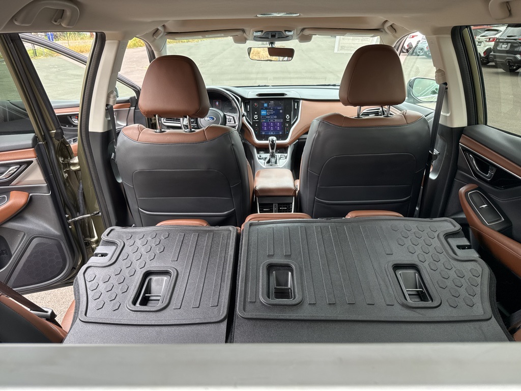 2021 Subaru Outback Touring XT photo 19