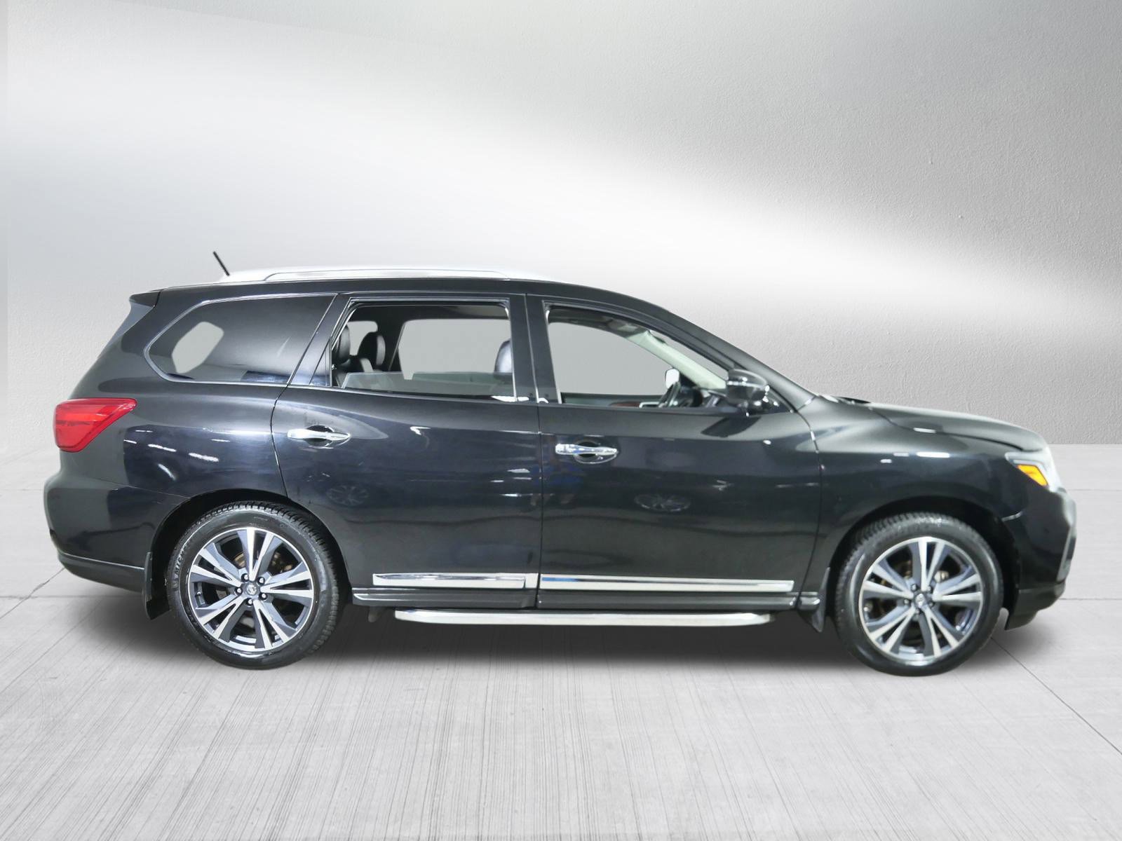 2018 Nissan Pathfinder Platinum photo 8