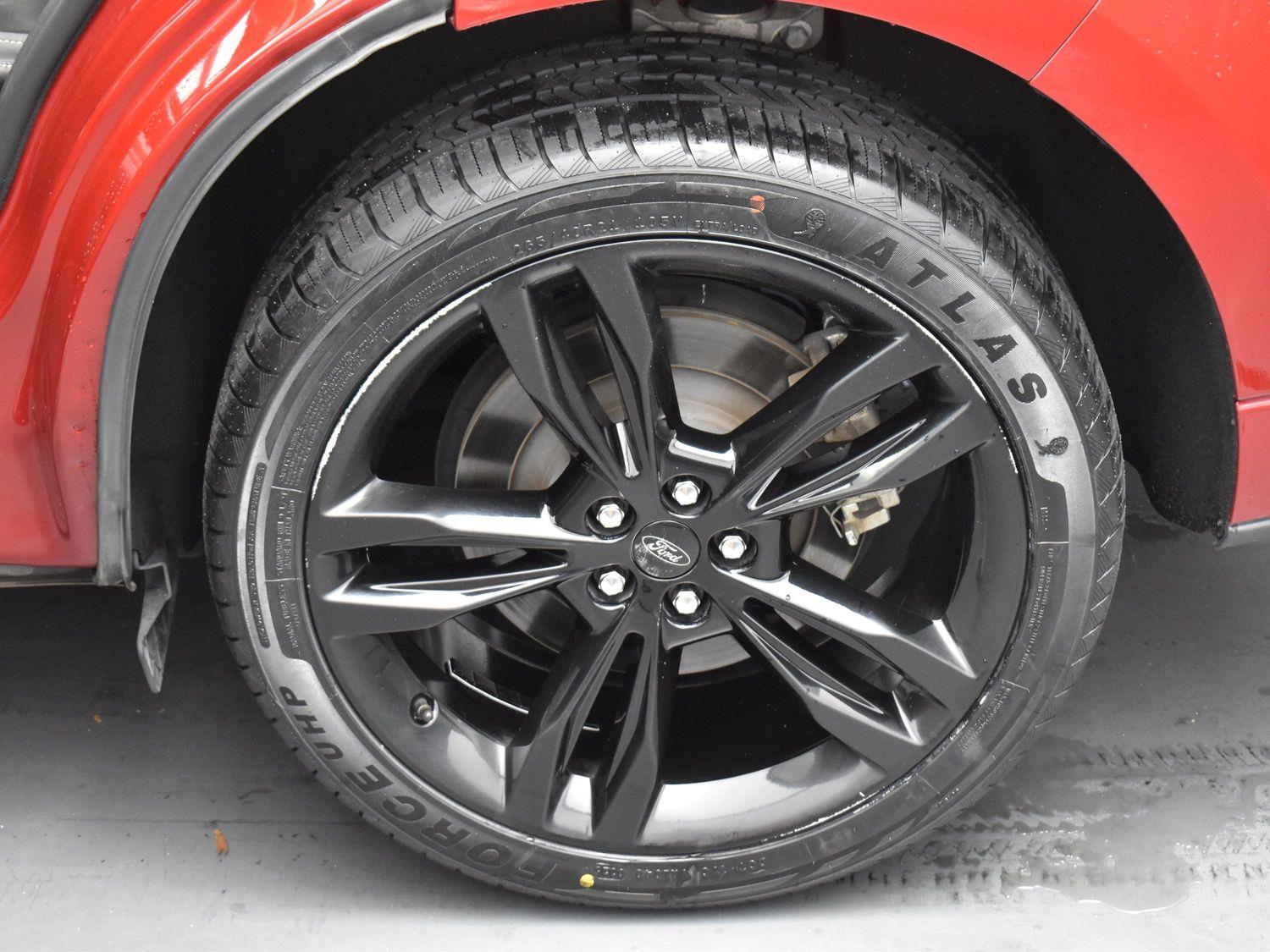 2022 Ford Edge ST photo 34