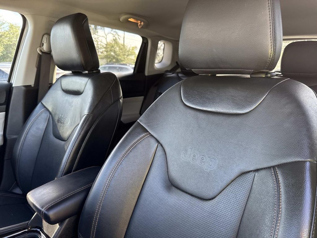 2022 Jeep Compass Limited photo 19