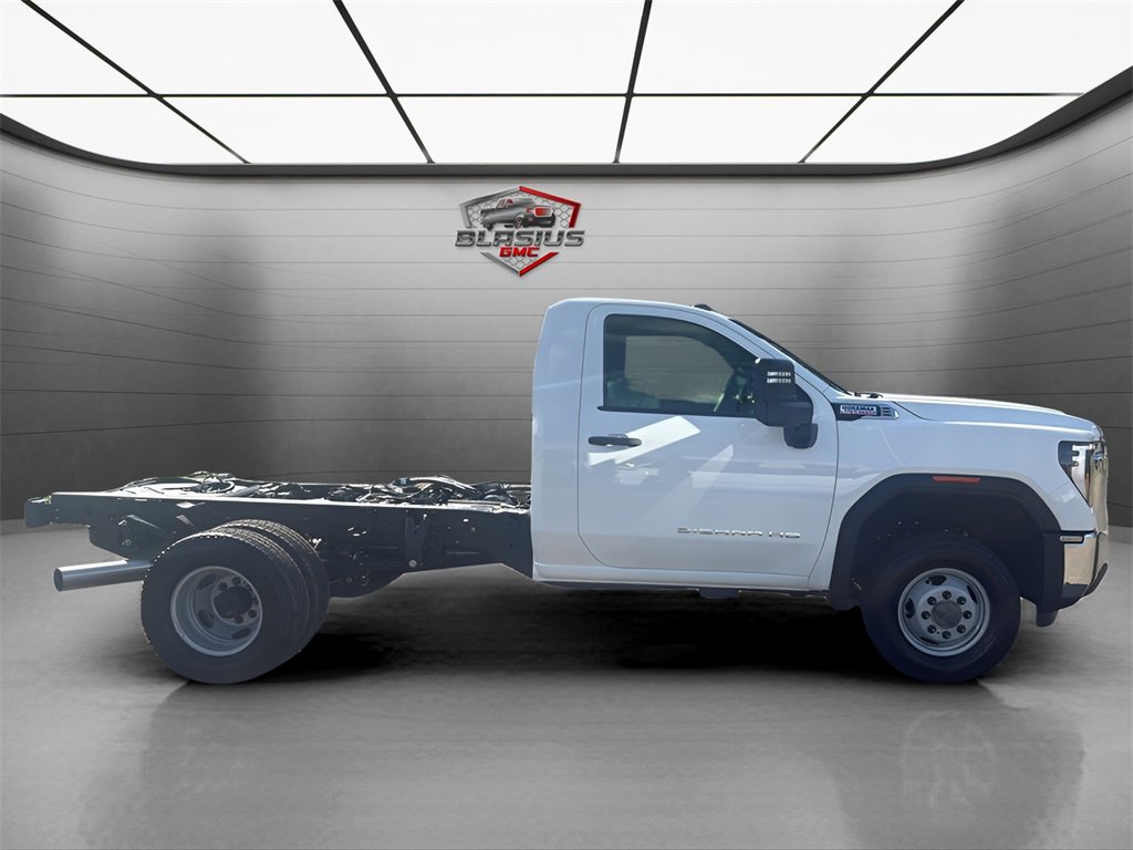 2026 Gmc Sierra 3500 HD Pro photo 4