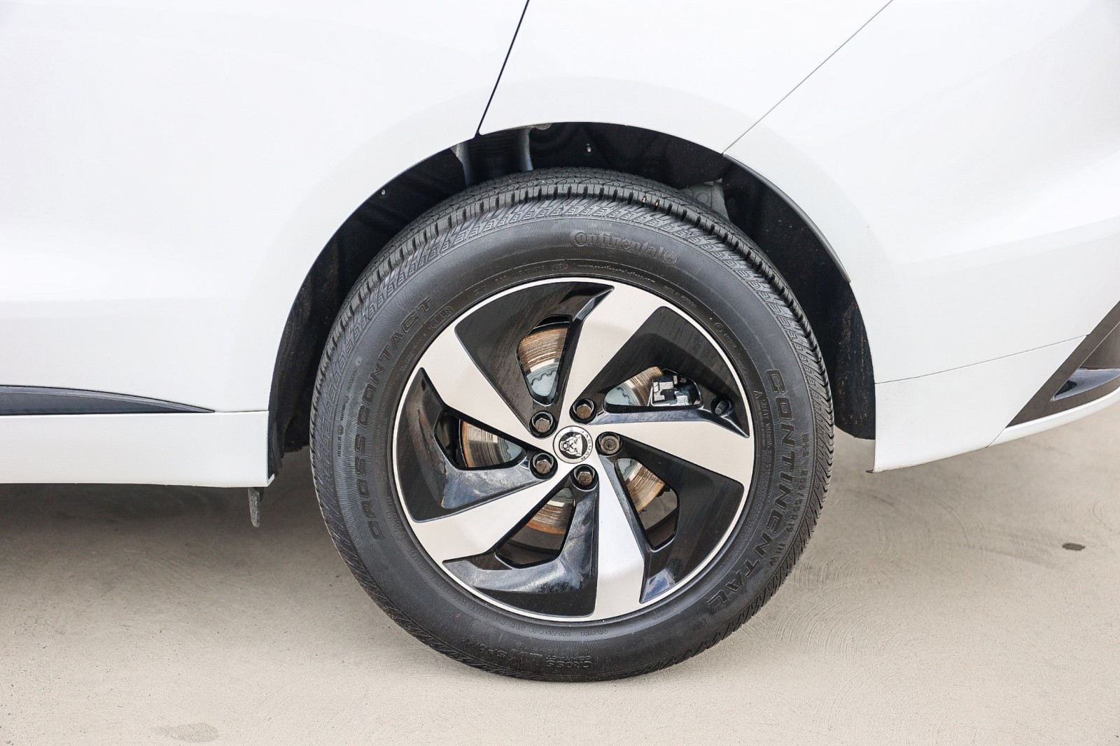 2024 Jaguar F-PACE P250 R-Dynamic S photo 6