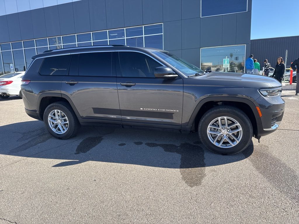 2024 Jeep Grand Cherokee Laredo X photo 3