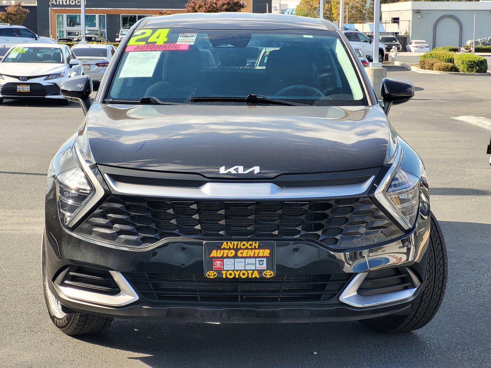 2024 Kia Sportage LX photo 2