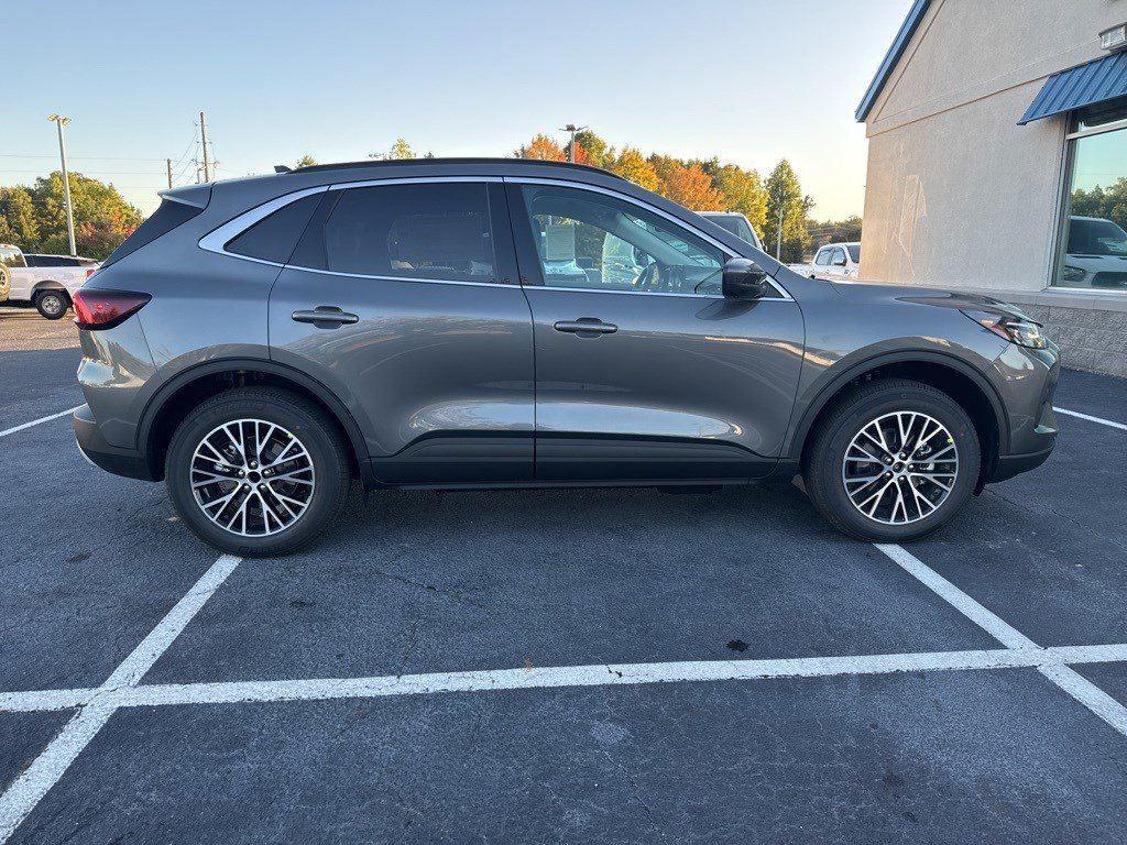 2025 Ford Escape Plug-In Hybrid photo 10