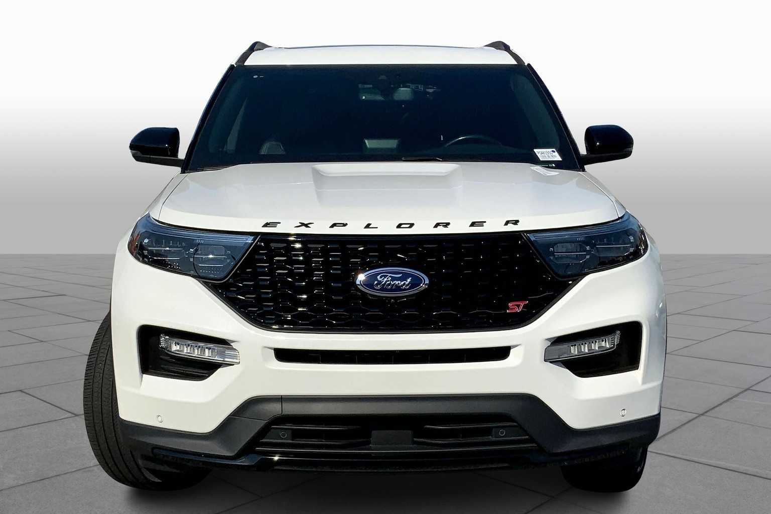 2023 Ford Explorer ST photo 2
