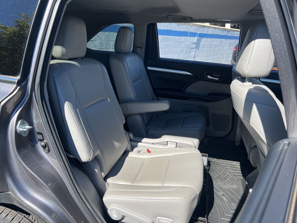 2018 Toyota Highlander XLE photo 22
