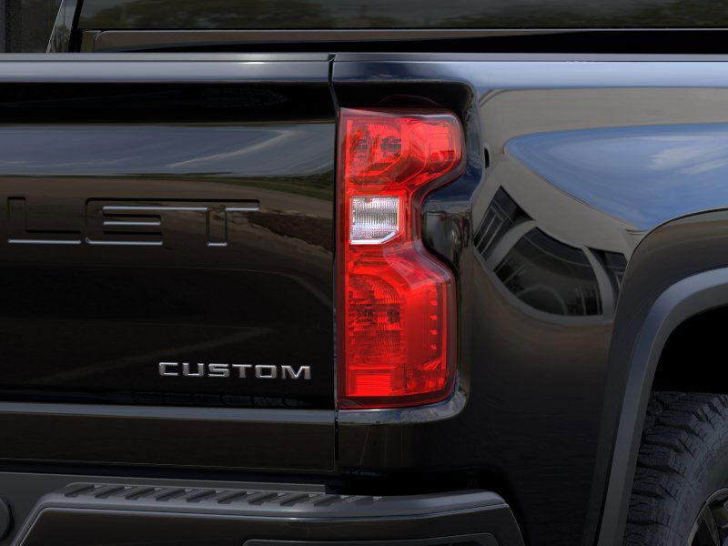 2025 Chevrolet Silverado 2500HD Custom photo 11