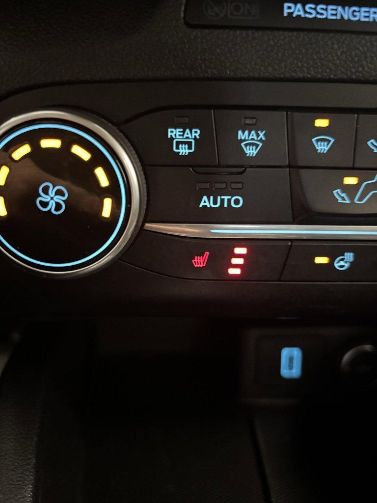 2020 Ford Escape SEL photo 4