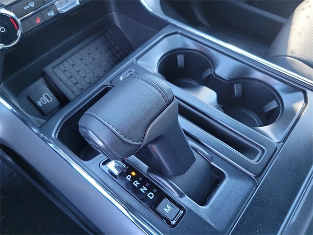 2025 Ford F-150 XLT photo 16