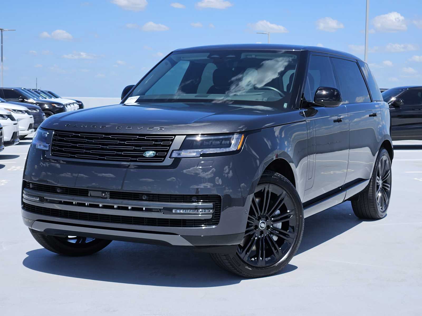 2025 Land Rover Range Rover SE