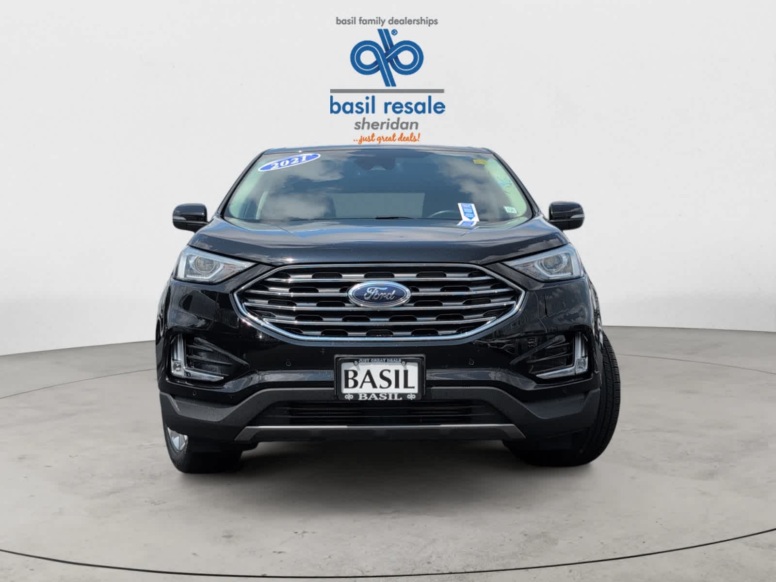 2021 Ford Edge Titanium photo 8