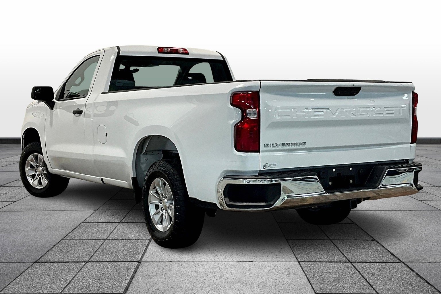 Used 2021 Chevrolet Silverado 1500 Work Truck with VIN 3GCNWAEFXMG381610 for sale in Bluefield, WV