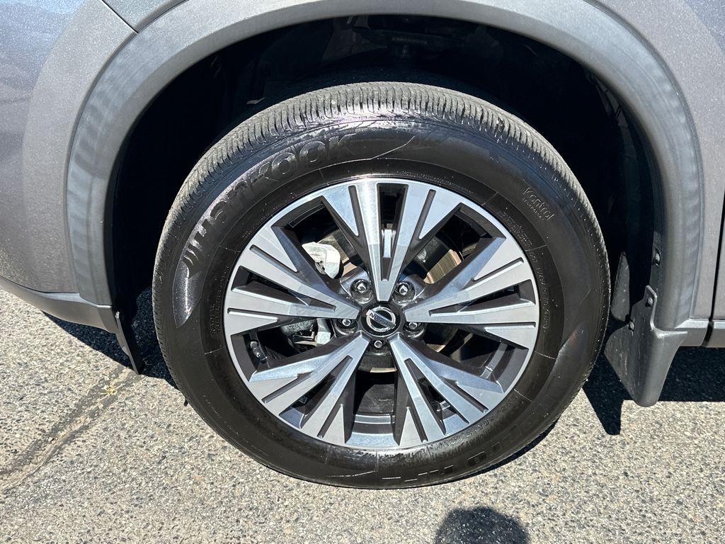 2021 Nissan Rogue SV photo 8