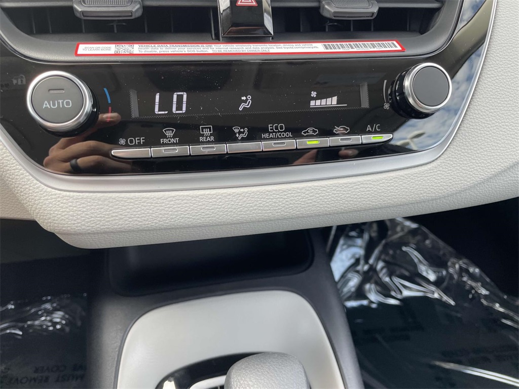 2025 Toyota Corolla LE photo 27