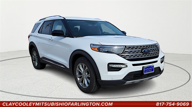 2023 Ford Explorer Limited's photo
