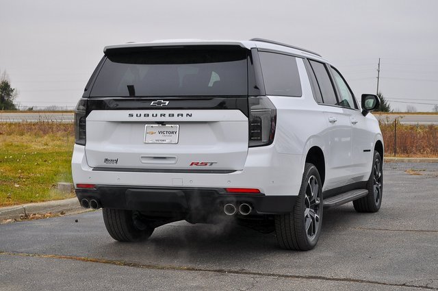 2026 Chevrolet Suburban RST photo 3
