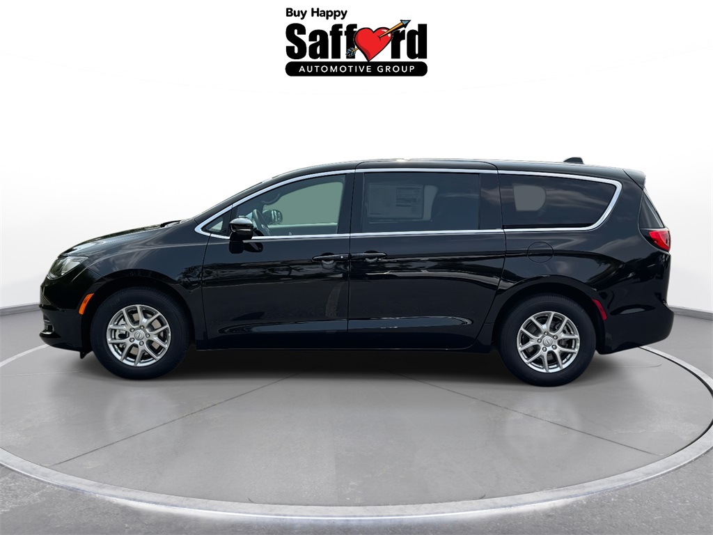 2026 Chrysler Voyager LX photo 3