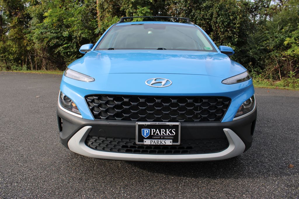 2022 Hyundai Kona SEL photo 3