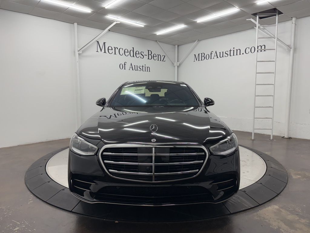 2025 Mercedes Benz S 580 4MATIC photo 2
