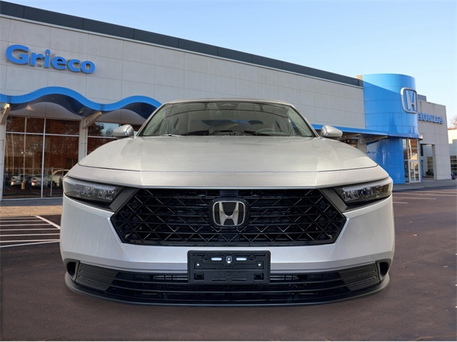2025 Honda Accord LX photo 8