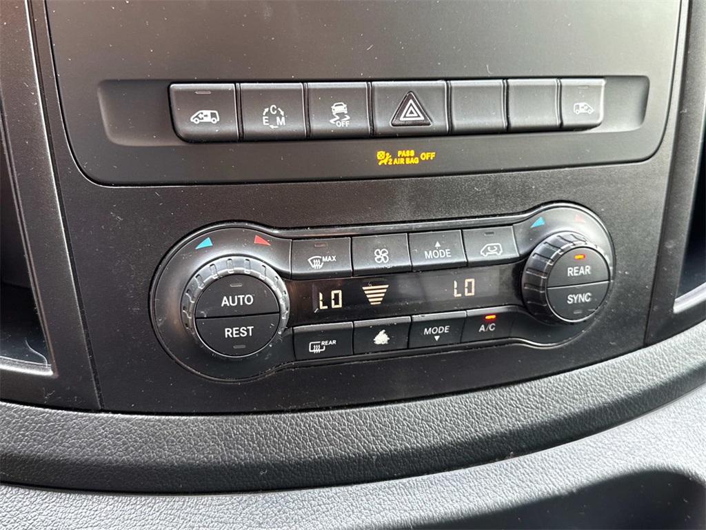2018 Mercedes Benz Metris Passenger photo 26